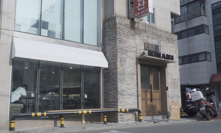 브랜드 메인 이미지